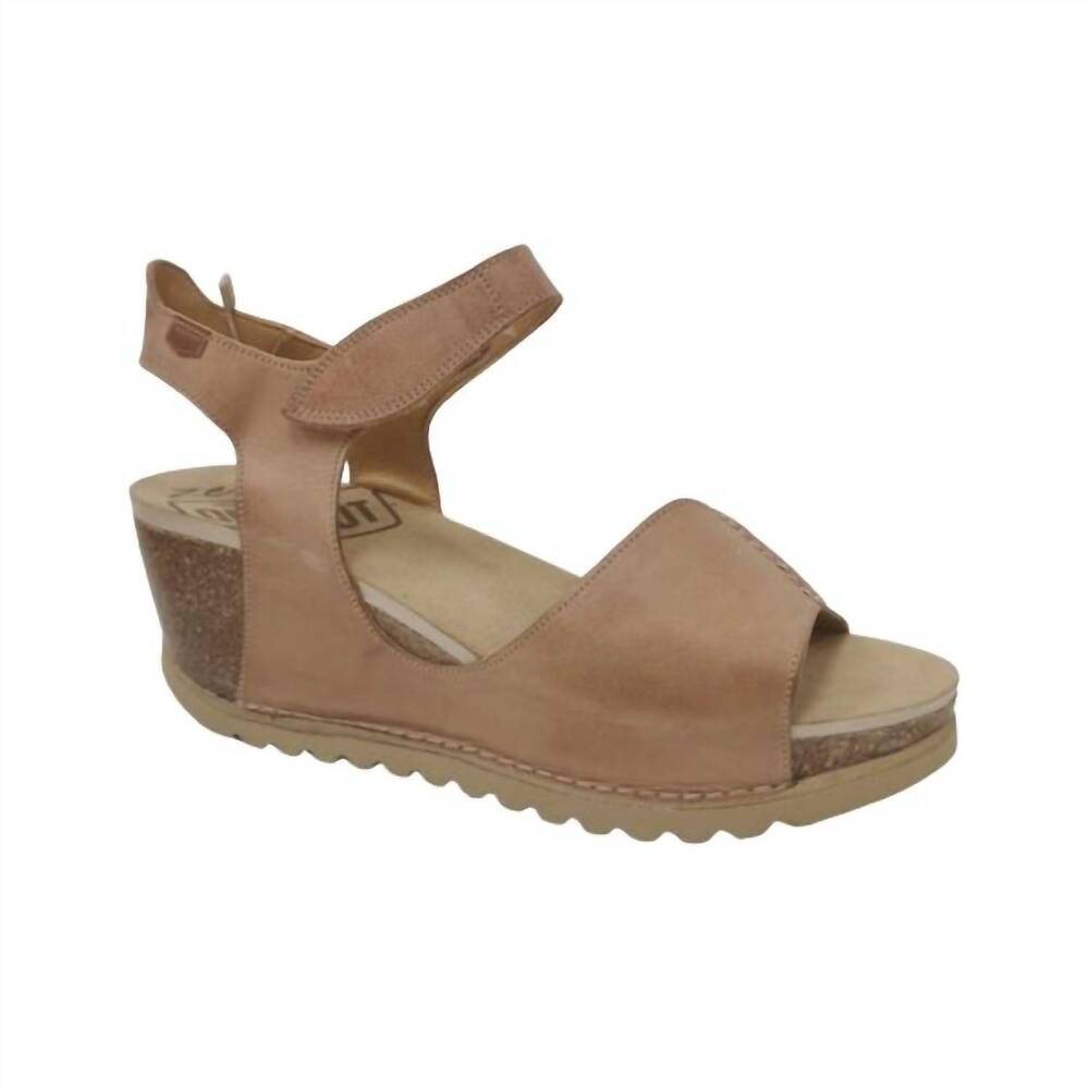 NEW ONFOOT women's wedge sandal in arena